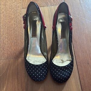 Steve Madden Black and Red Heels with Sophisticated Flair